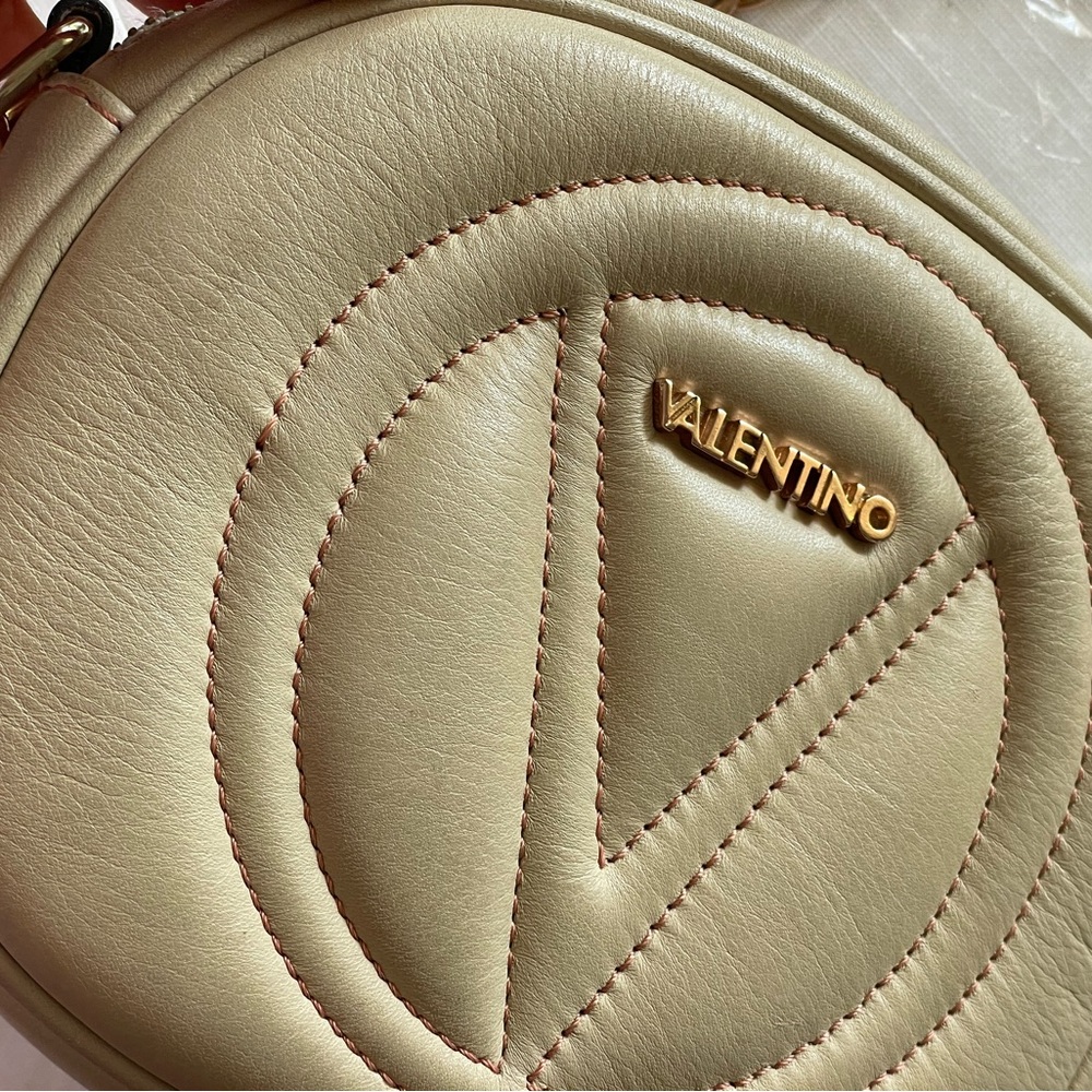Valentino Purse - Picture 3 of 10
